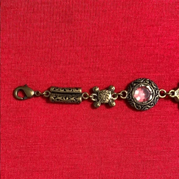 Green  Intricate Bracelet with Vintage Charm - Picture 6 of 8